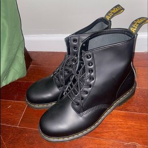 Dr. Martens 1460 smooth leather lace up boots.